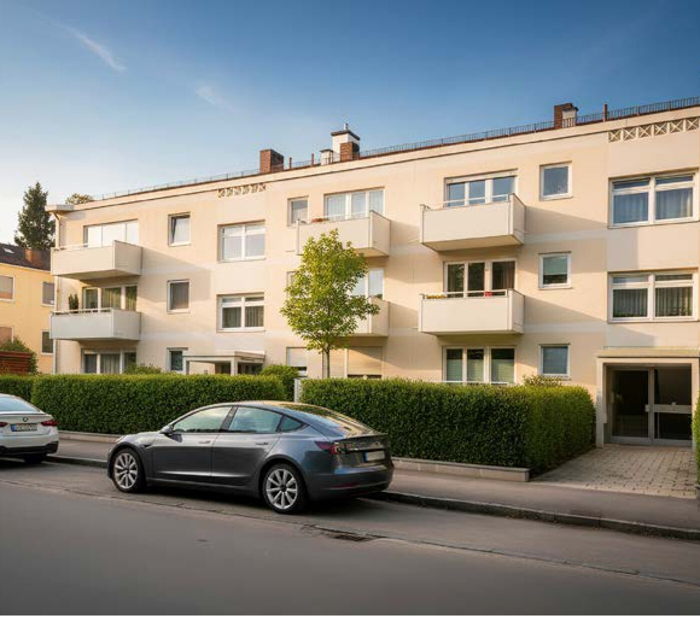 Straßenansicht der Eigentumswohnungen in München-Bogenhausen